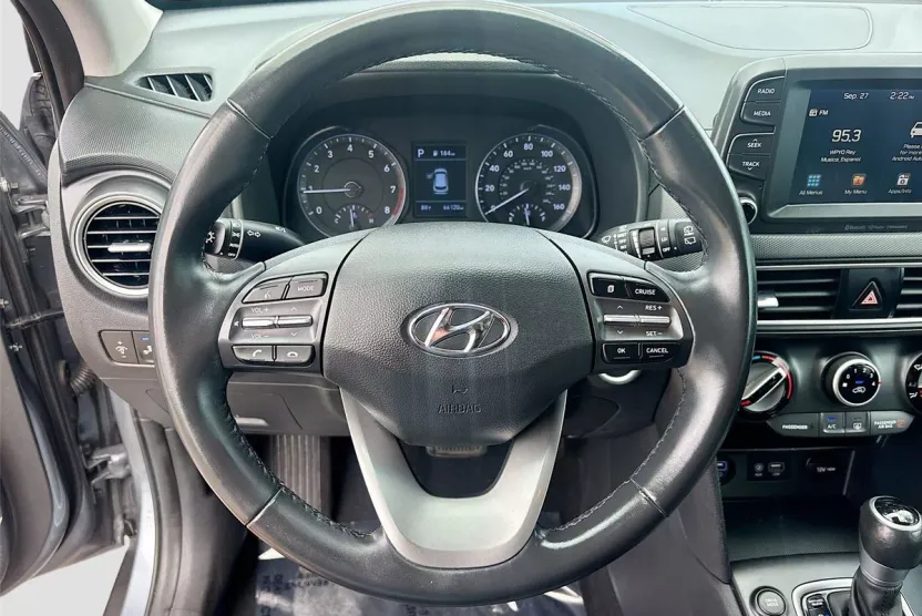 2020 Hyundai Kona SEL photo 1