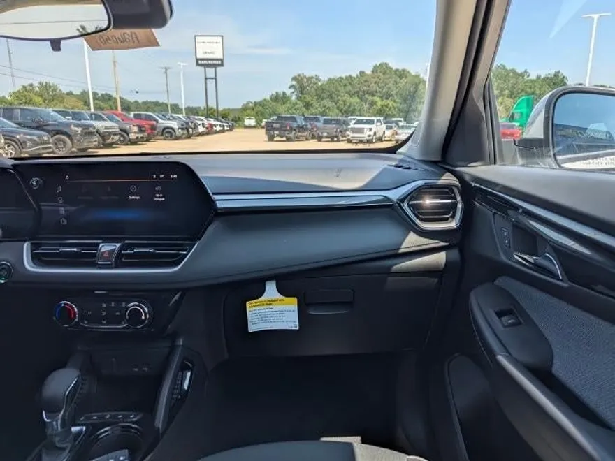 2026 Chevrolet Trailblazer LT photo 1
