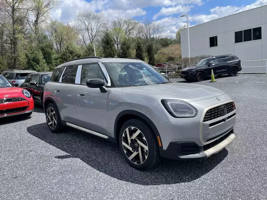 2025 Mini Cooper S ALL4 photo 1