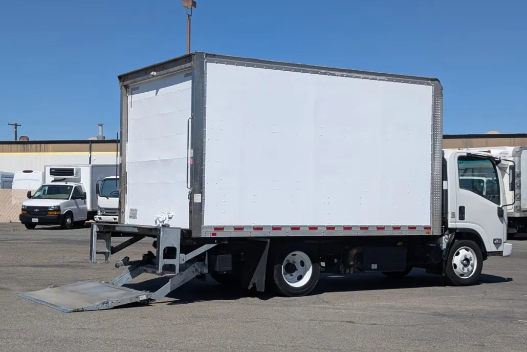 2021 Chevrolet Silverado photo 1
