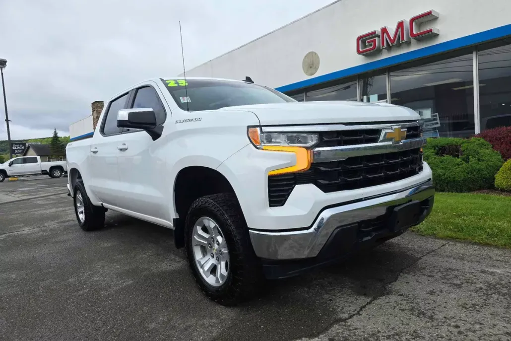 2023 Chevrolet Silverado 1500 LT photo 1