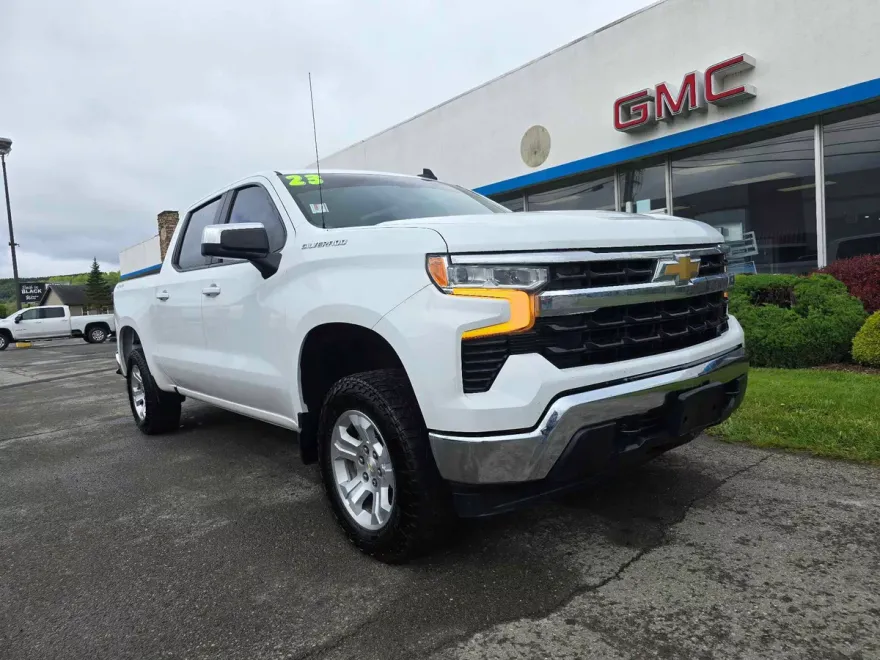 2023 Chevrolet Silverado 1500 LT photo 1