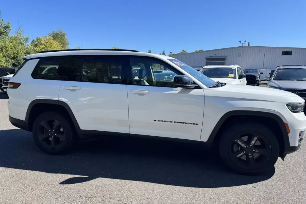 2022 Jeep Grand Cherokee Limited photo 1