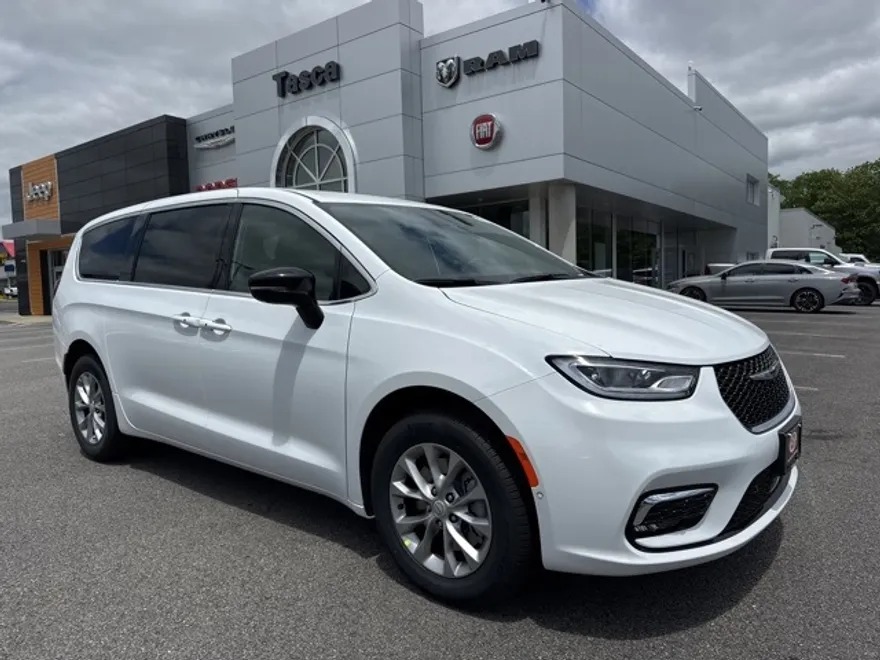 2025 Chrysler Pacifica photo 1
