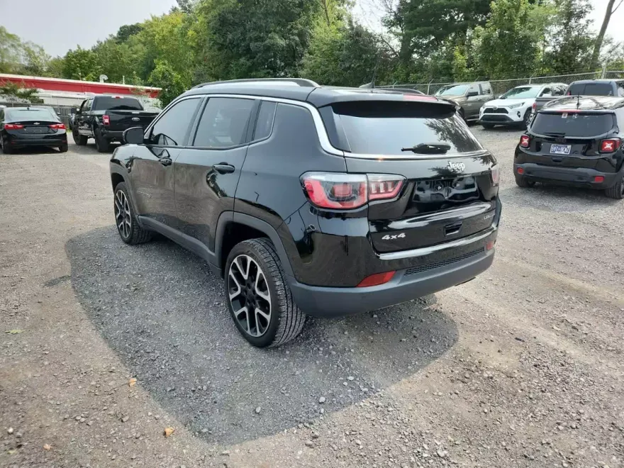 2018 Jeep Compass Limited photo 1