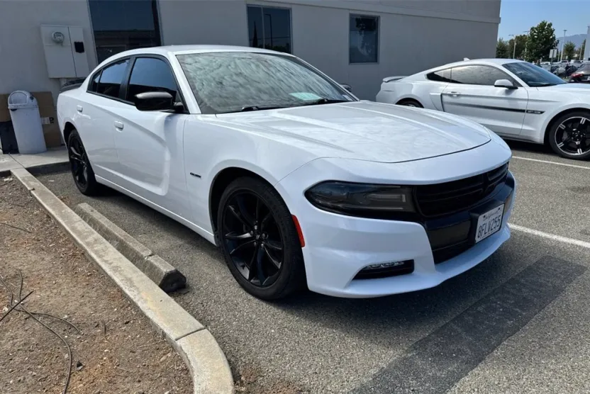 2018 Dodge Charger R/T photo 1
