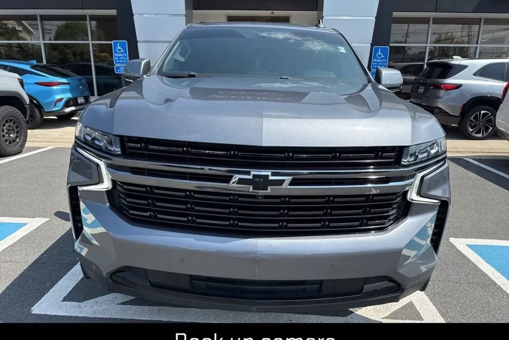 2022 Chevrolet Suburban RST photo 1