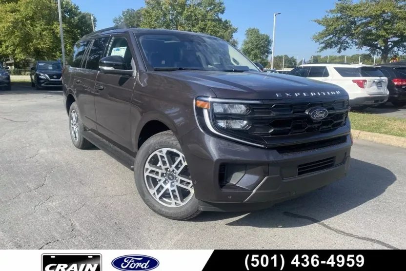 2025 Ford Expedition photo 1