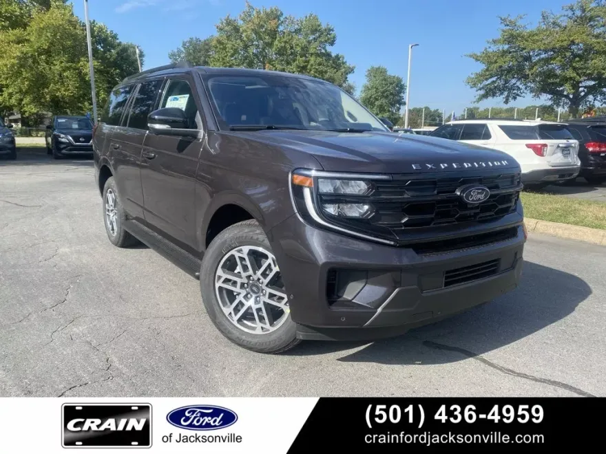 2025 Ford Expedition photo 1