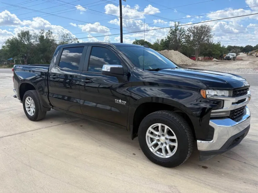 2020 Chevrolet Silverado 1500 LT photo 1
