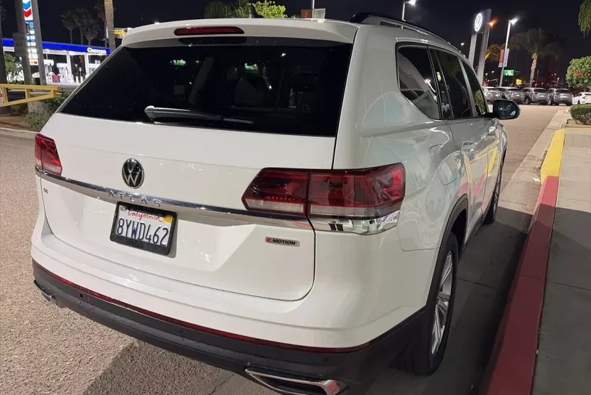2022 Volkswagen Atlas SE Technology photo 1