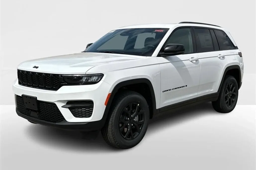 2025 Jeep Grand Cherokee Altitude photo 1