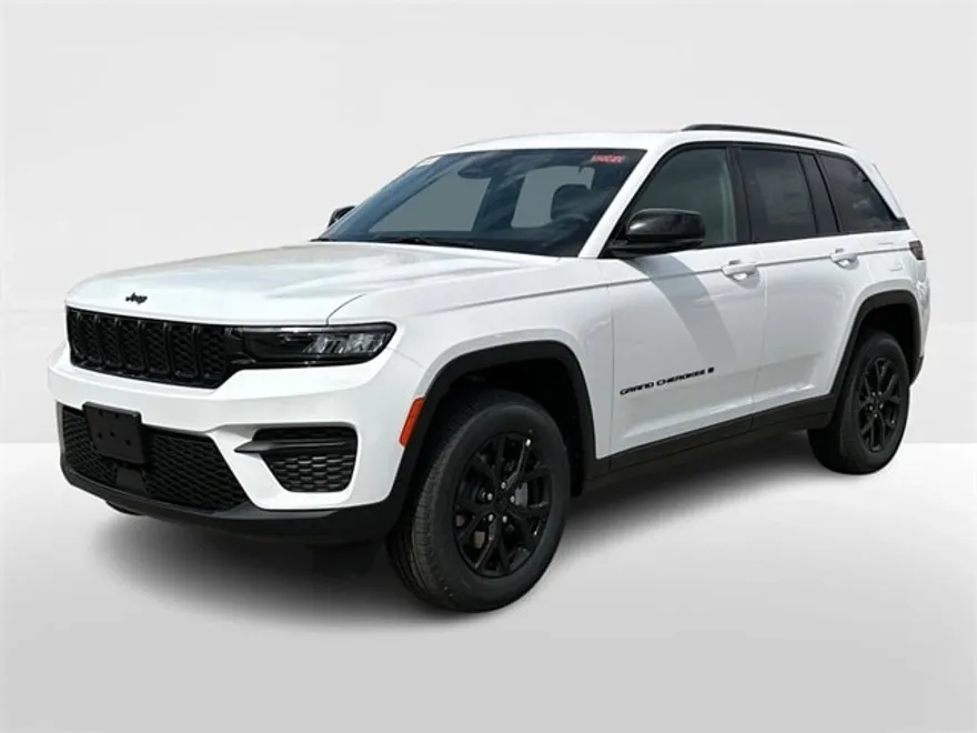 2025 Jeep Grand Cherokee Altitude photo 1