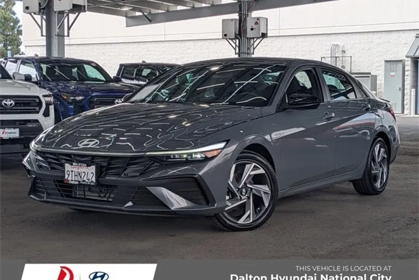 2025 Hyundai Elantra Hybrid SEL Sport photo 1