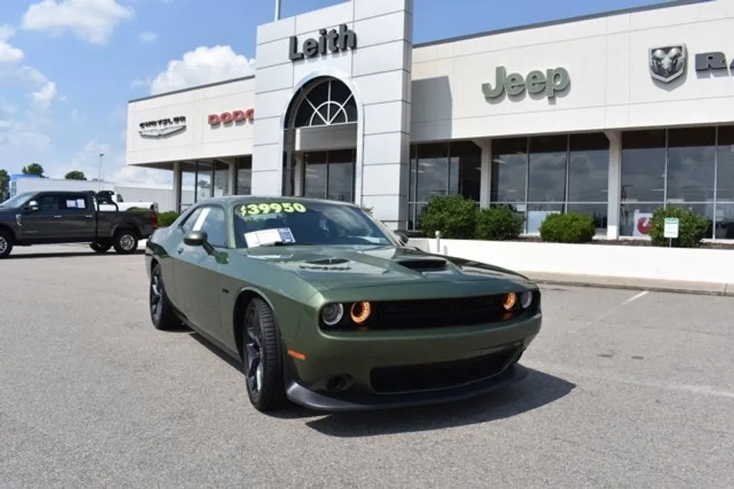 2023 Dodge Challenger R/T photo 1