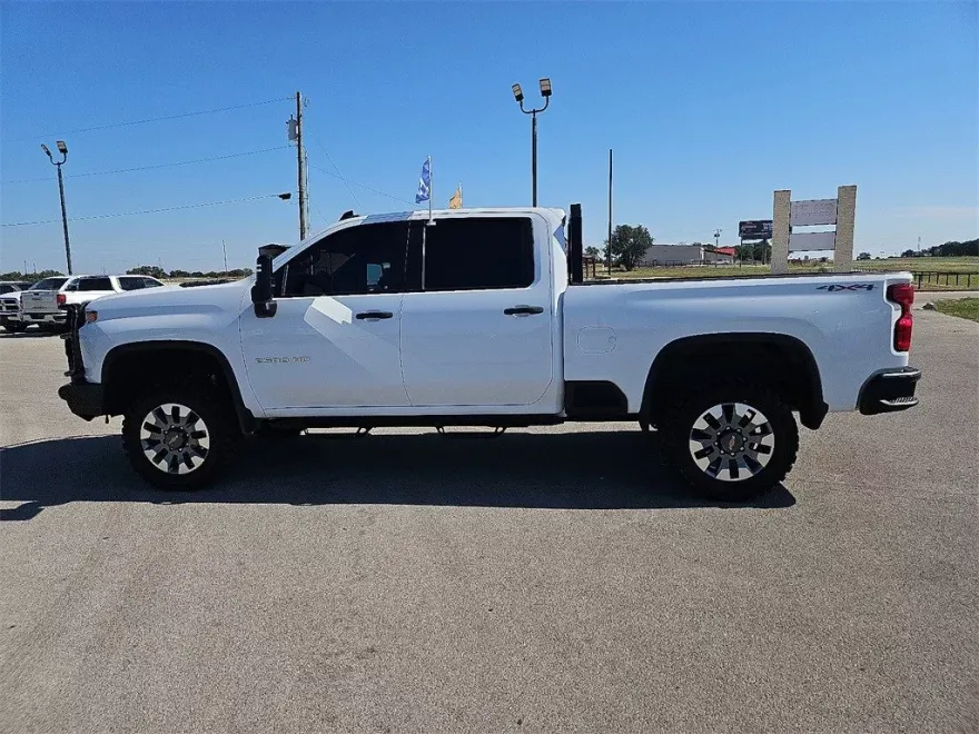 2023 Chevrolet Silverado 2500HD Custom photo 1