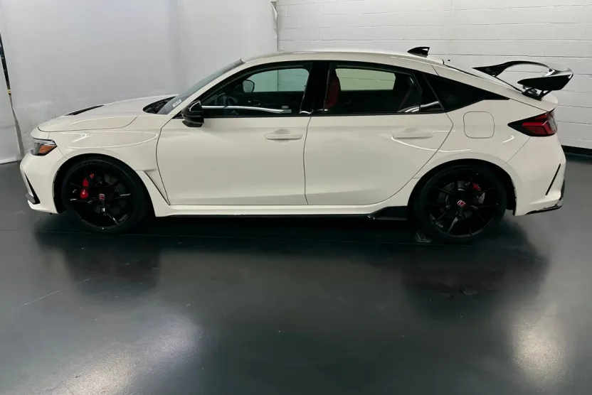 2025 Honda Civic Type R photo 1