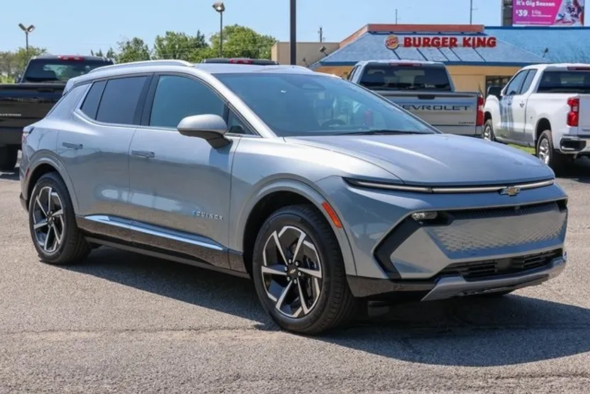 2025 Chevrolet Equinox EV 1LT photo 1