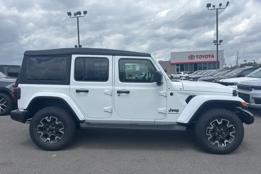 2025 Jeep Wrangler Sahara photo 1