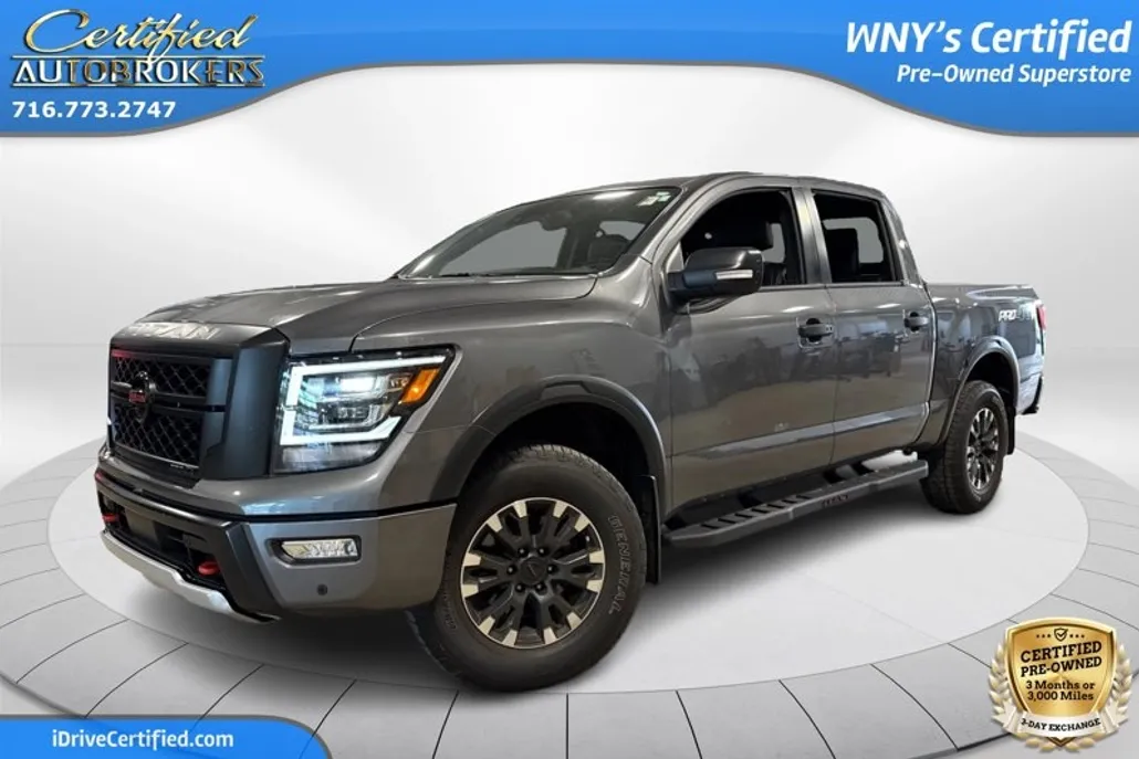 2022 Nissan Titan photo 1