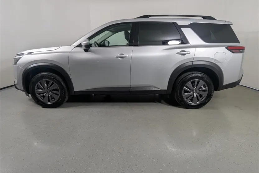 2025 Nissan Pathfinder SV photo 1