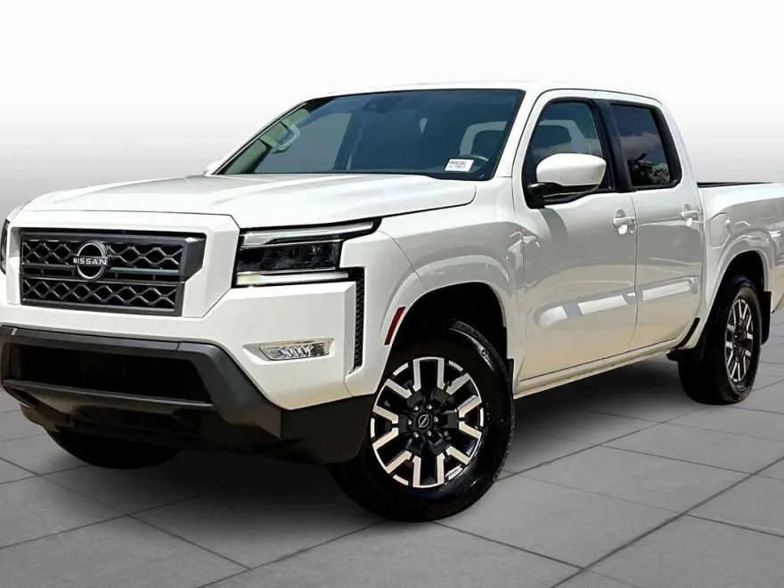 2024 Nissan Frontier SL photo 1