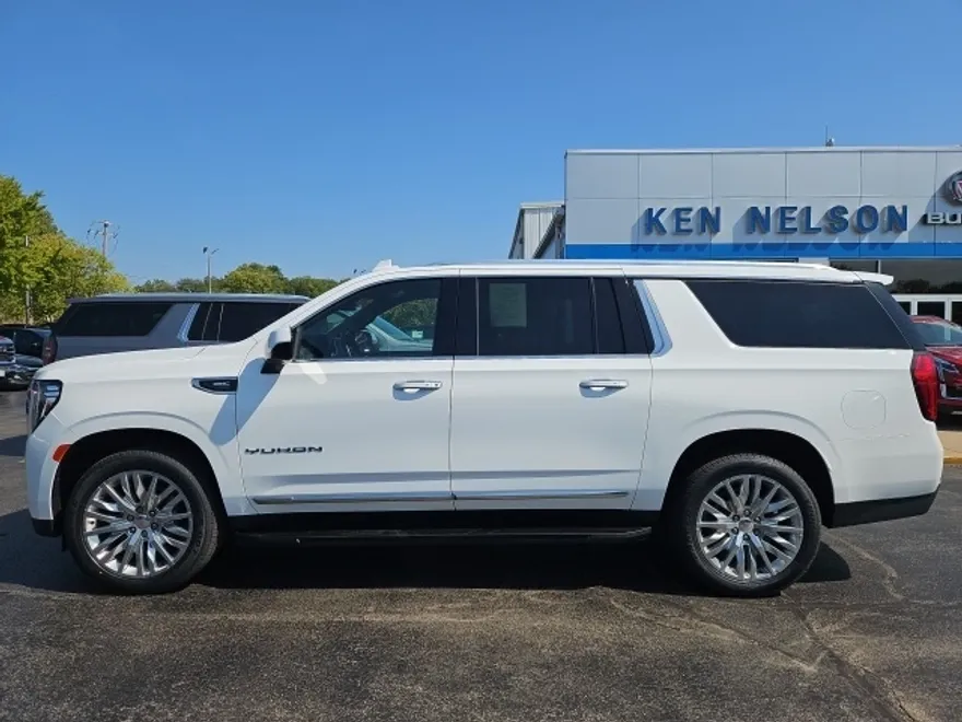 2023 Gmc Yukon XL SLT photo 1