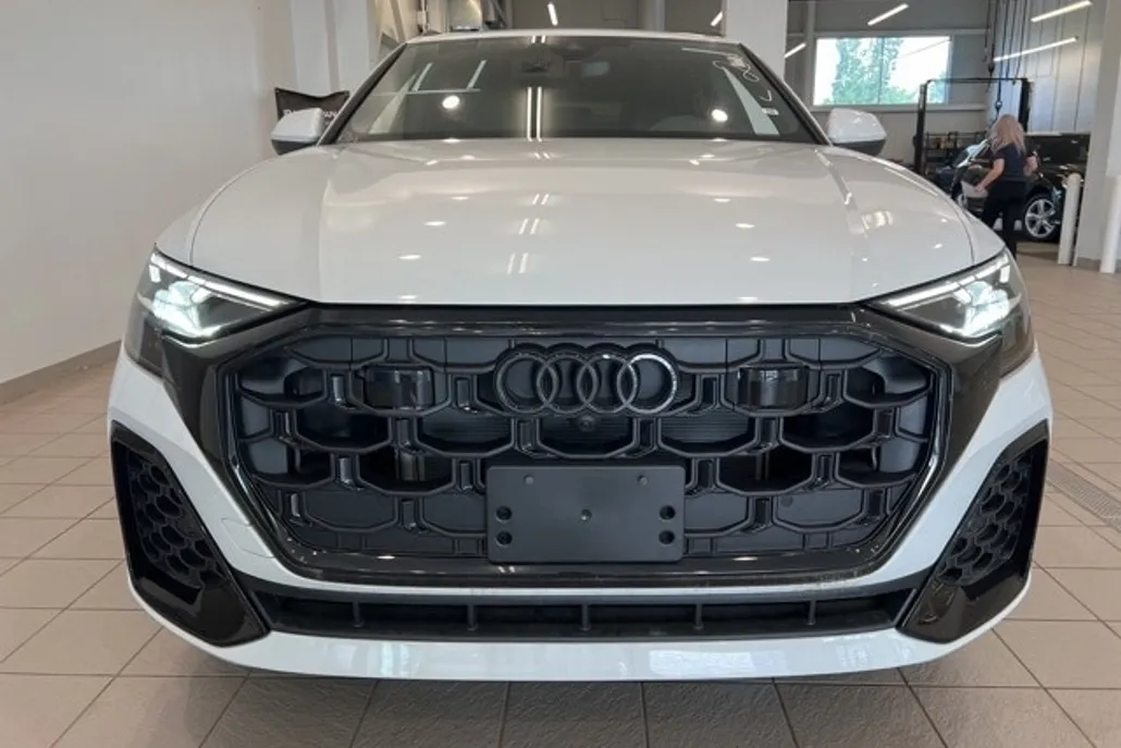 2025 Audi Q8 55 Premium Plus photo 1