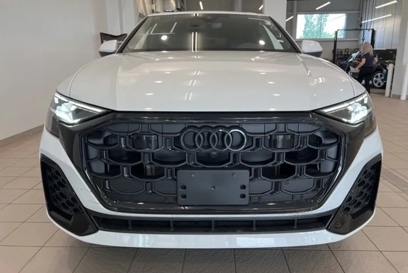 2025 Audi Q8 55 Premium Plus photo 1
