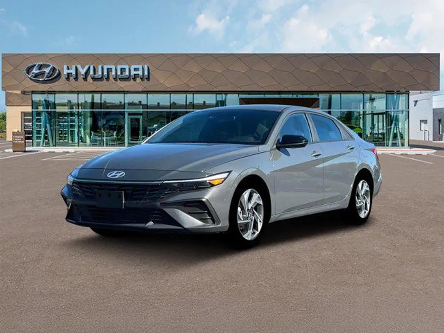 2025 Hyundai Elantra SEL Sport photo 1
