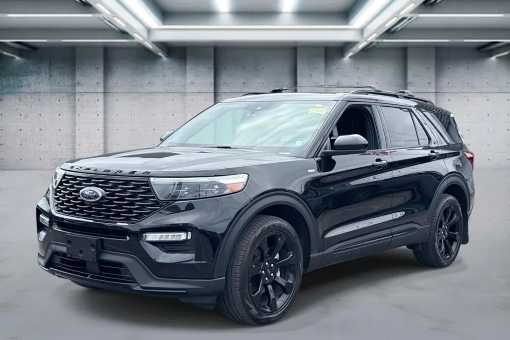 2023 Ford Explorer ST-Line photo 1