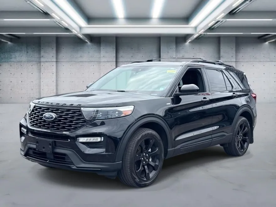 2023 Ford Explorer ST-Line photo 1