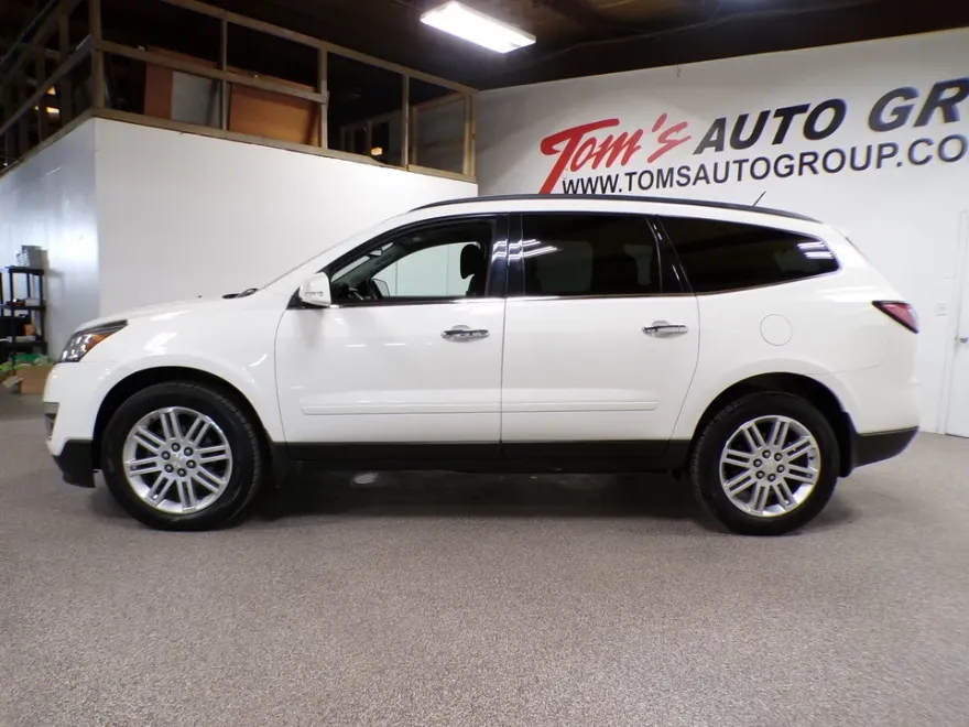 2015 Chevrolet Traverse 1LT photo 1