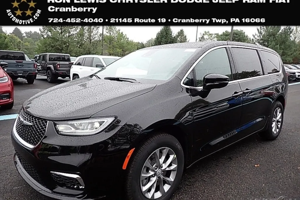 2026 Chrysler Pacifica photo 1