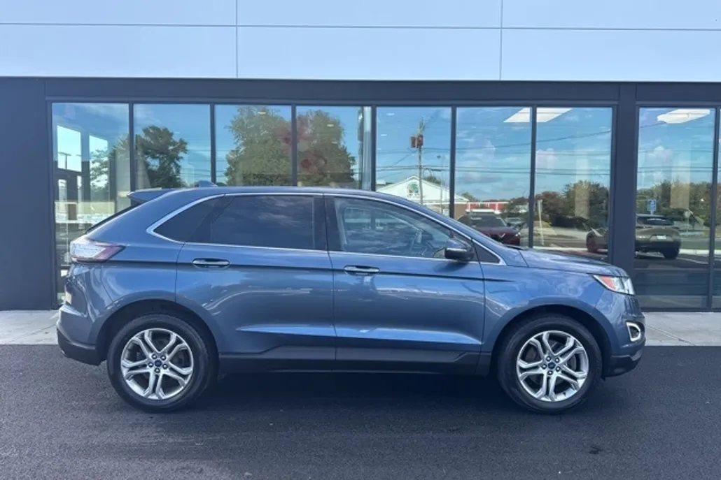 2018 Ford Edge Titanium photo 1