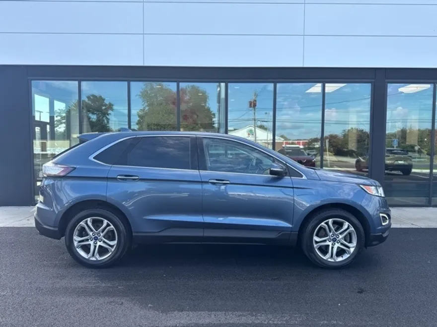 2018 Ford Edge Titanium photo 1