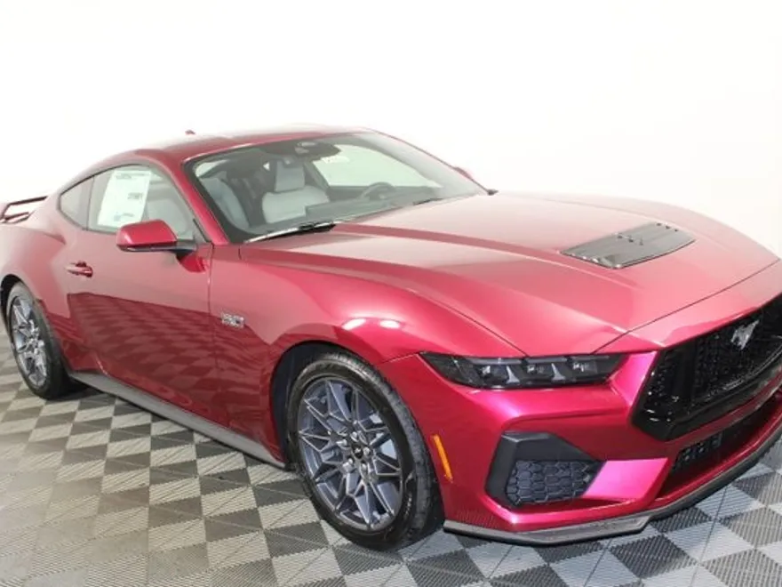 2025 Ford Mustang GT photo 1