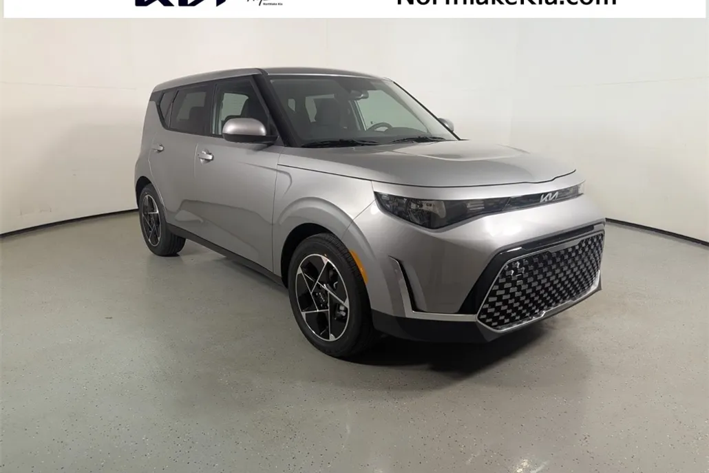 2025 Kia Soul EX photo 1