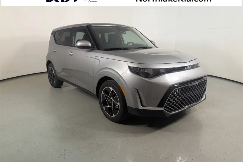 2025 Kia Soul EX photo 1