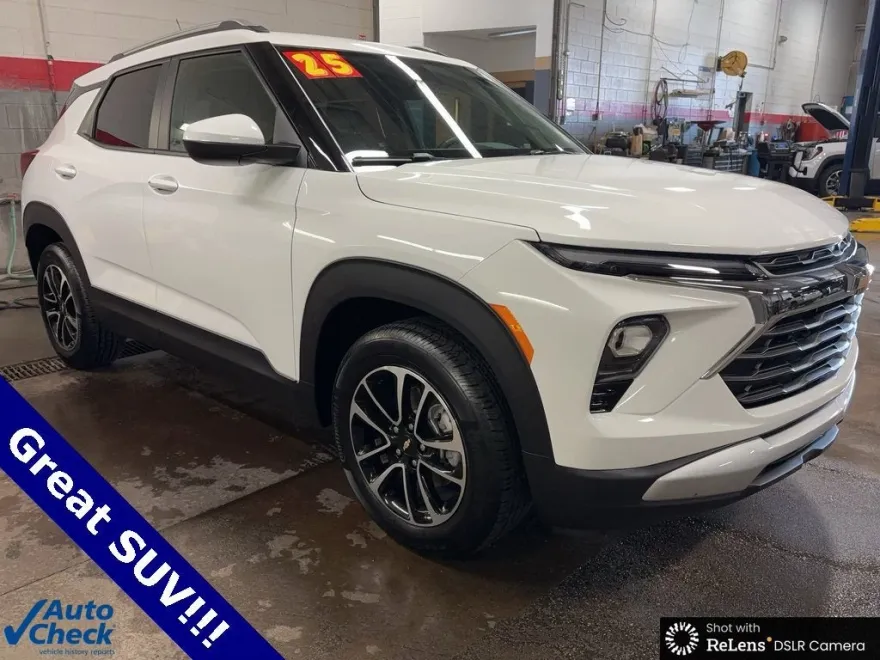 2025 Chevrolet Trailblazer LT photo 1