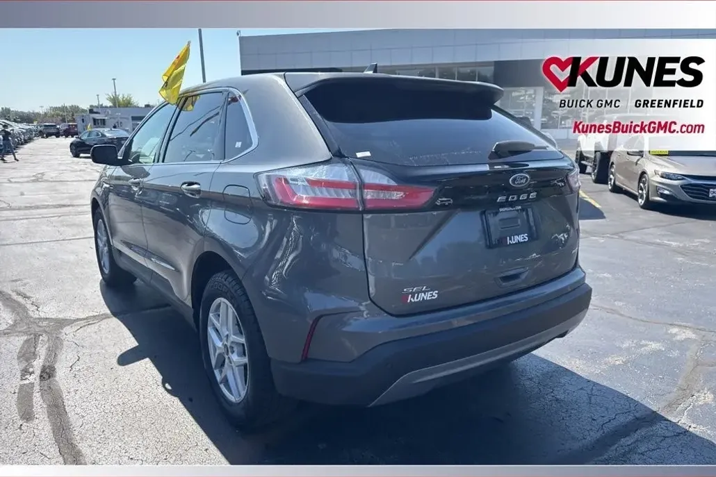 2024 Ford Edge SEL photo 1