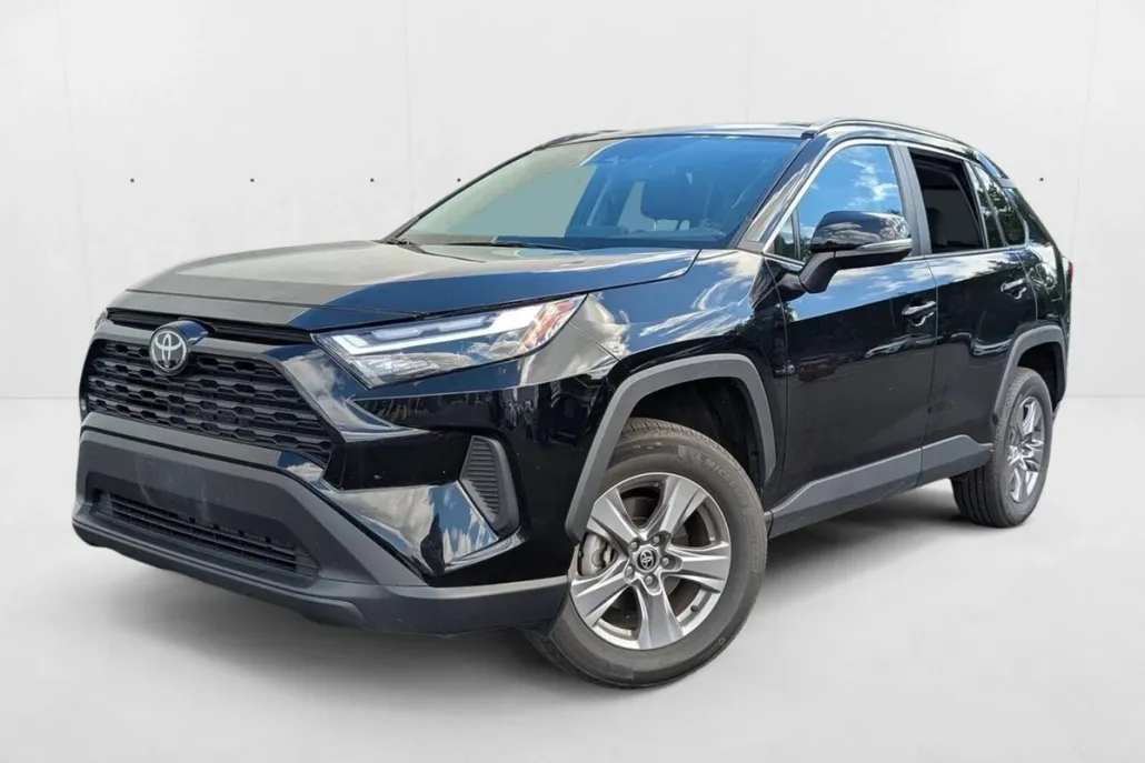 2025 Toyota RAV4 XLE photo 1