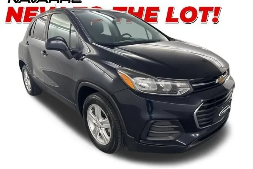2021 Chevrolet Trax LS photo 1
