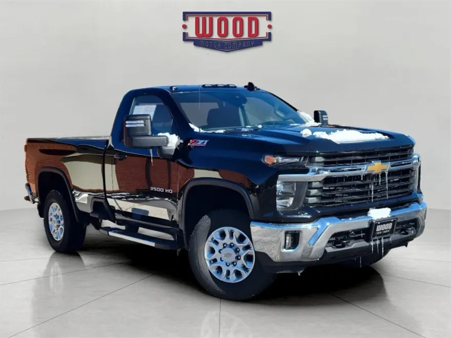 2024 Chevrolet Silverado 3500HD LT photo 1