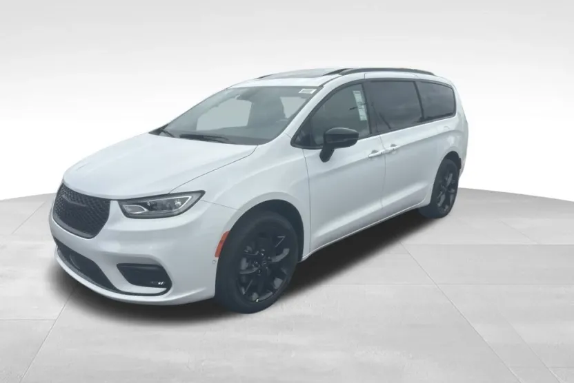 2026 Chrysler Pacifica Limited photo 1