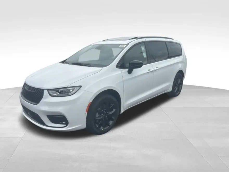 2026 Chrysler Pacifica Limited photo 1