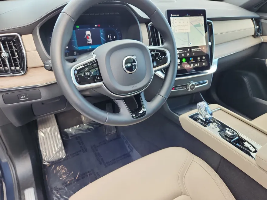 2025 Volvo XC90 Plus photo 1