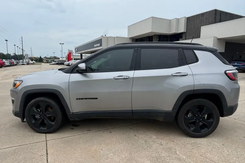 2021 Jeep Compass Altitude photo 1