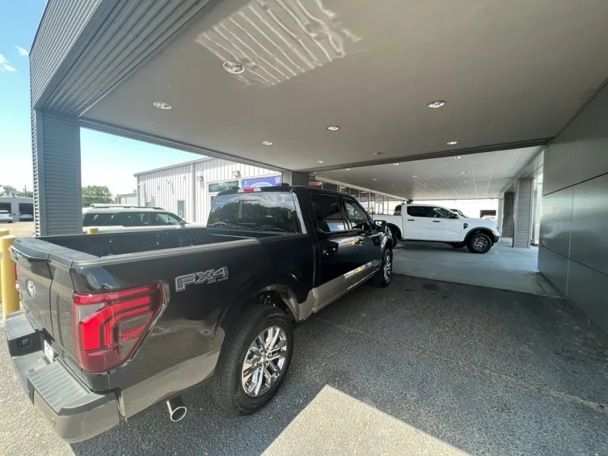 2025 Ford F-150 King Ranch photo 1
