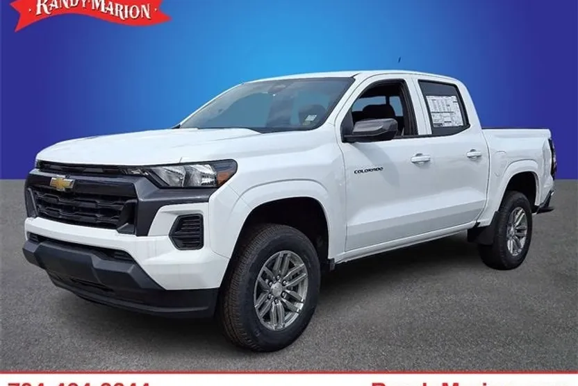 2025 Chevrolet Colorado Work Truck LT photo 1